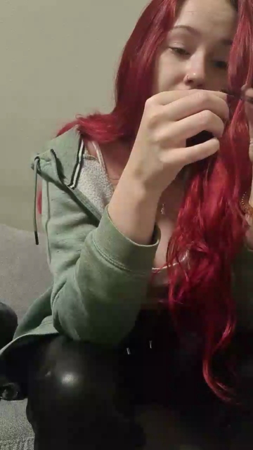 Red_Head_Girl  11-08-2021